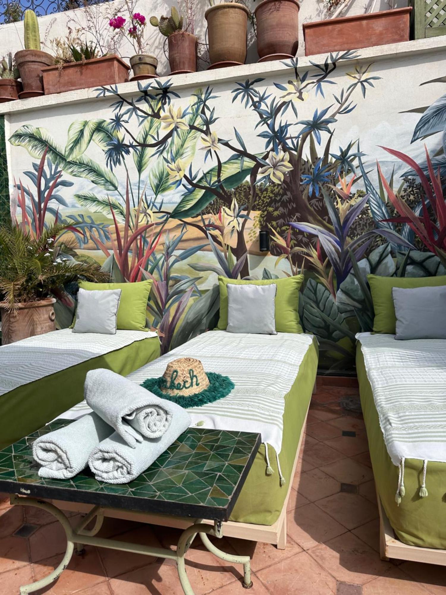 Riad Dar Adal Exclusivite 2 A 6 Personnes Petit Dejeuner Compris Place Jemaa El Fna 마라케시 외부 사진