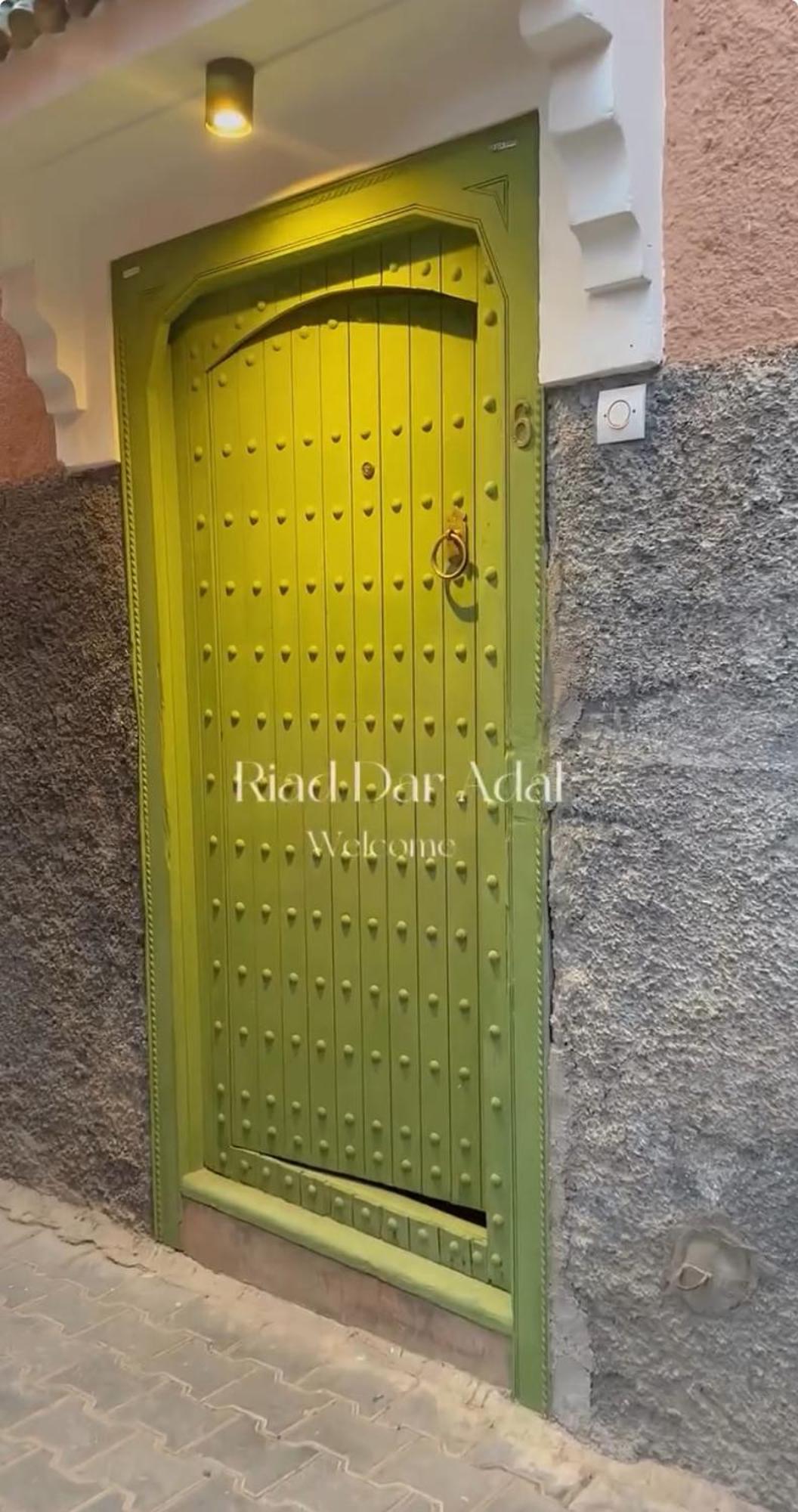 Riad Dar Adal Exclusivite 2 A 6 Personnes Petit Dejeuner Compris Place Jemaa El Fna 마라케시 외부 사진