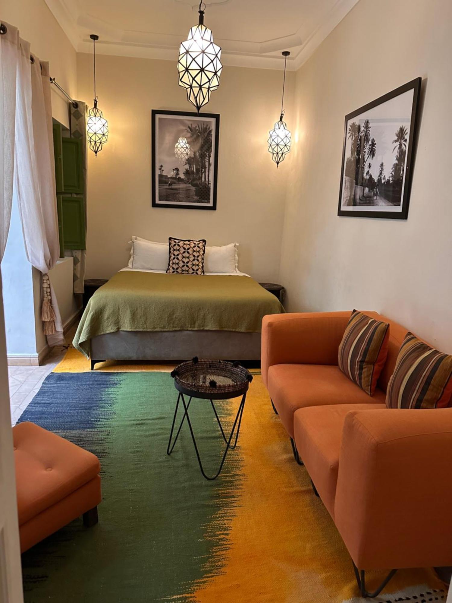 Riad Dar Adal Exclusivite 2 A 6 Personnes Petit Dejeuner Compris Place Jemaa El Fna 마라케시 외부 사진
