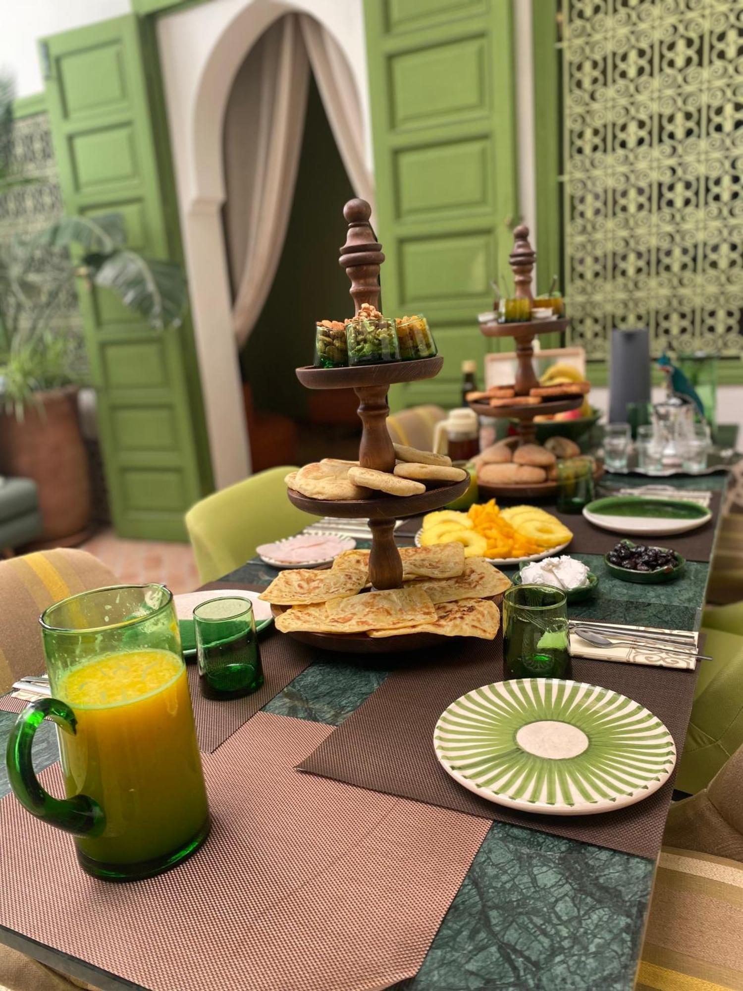 Riad Dar Adal Exclusivite 2 A 6 Personnes Petit Dejeuner Compris Place Jemaa El Fna 마라케시 외부 사진