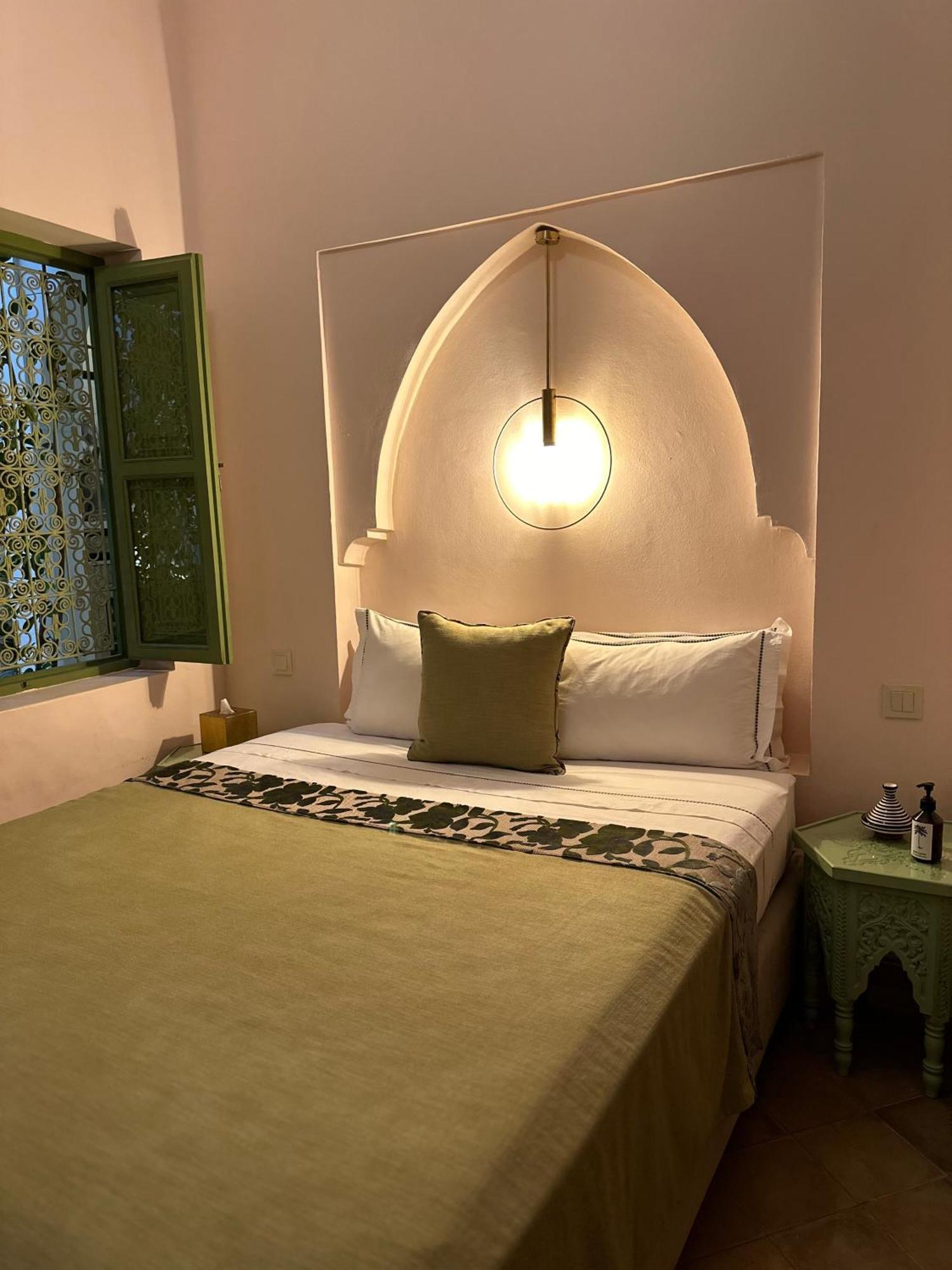 Riad Dar Adal Exclusivite 2 A 6 Personnes Petit Dejeuner Compris Place Jemaa El Fna 마라케시 외부 사진